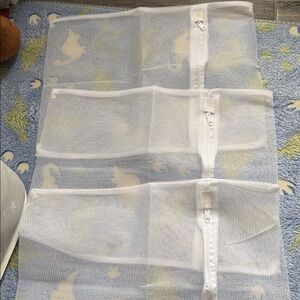 White Mesh Zipper Laundry Bags - Set of 3